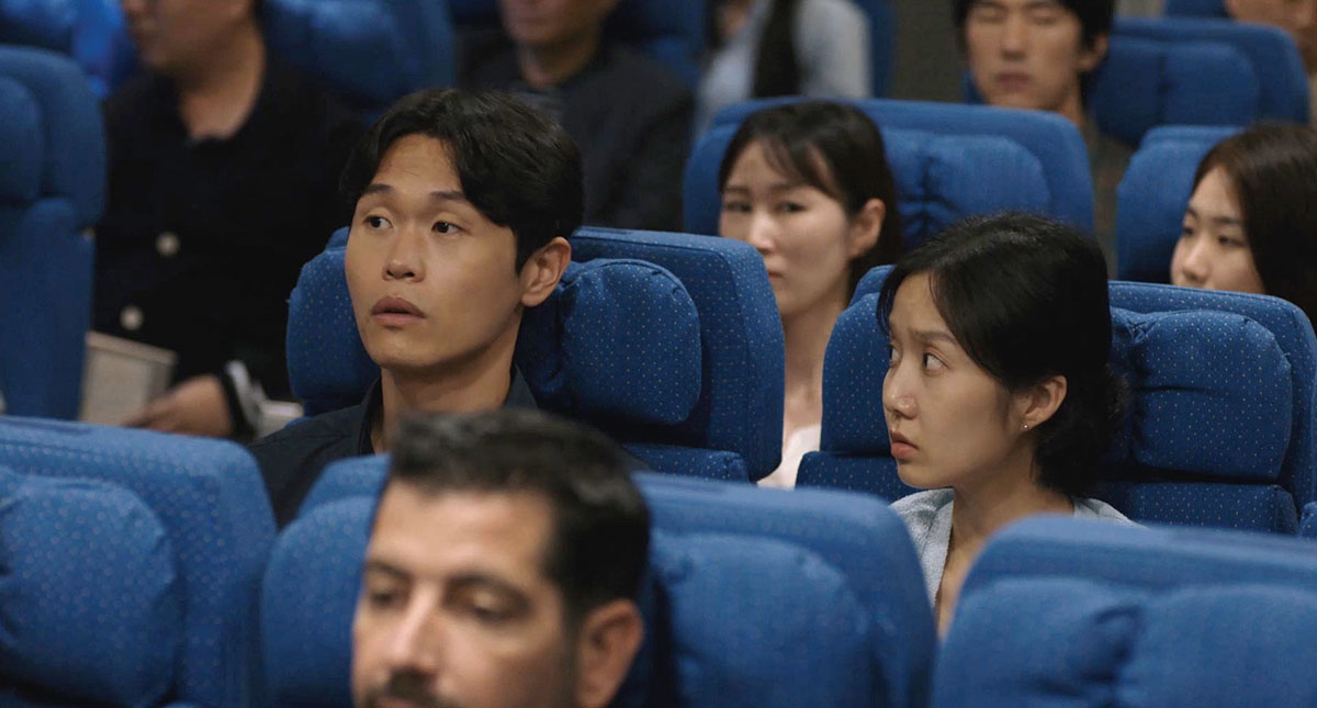 가장 현실적인 밤을 만든 ‘비상 착륙’
