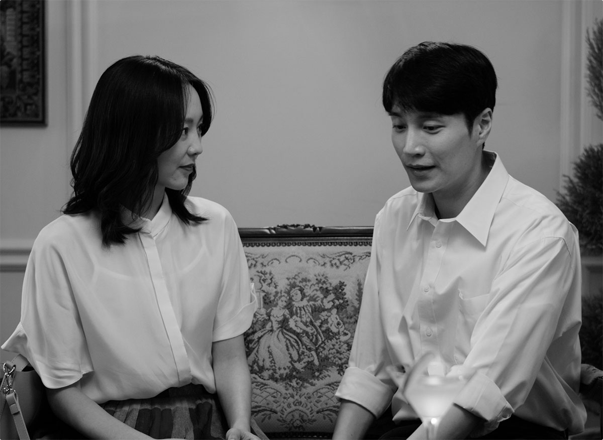 여자 하나, 남자 하나, 꽃 한 송이