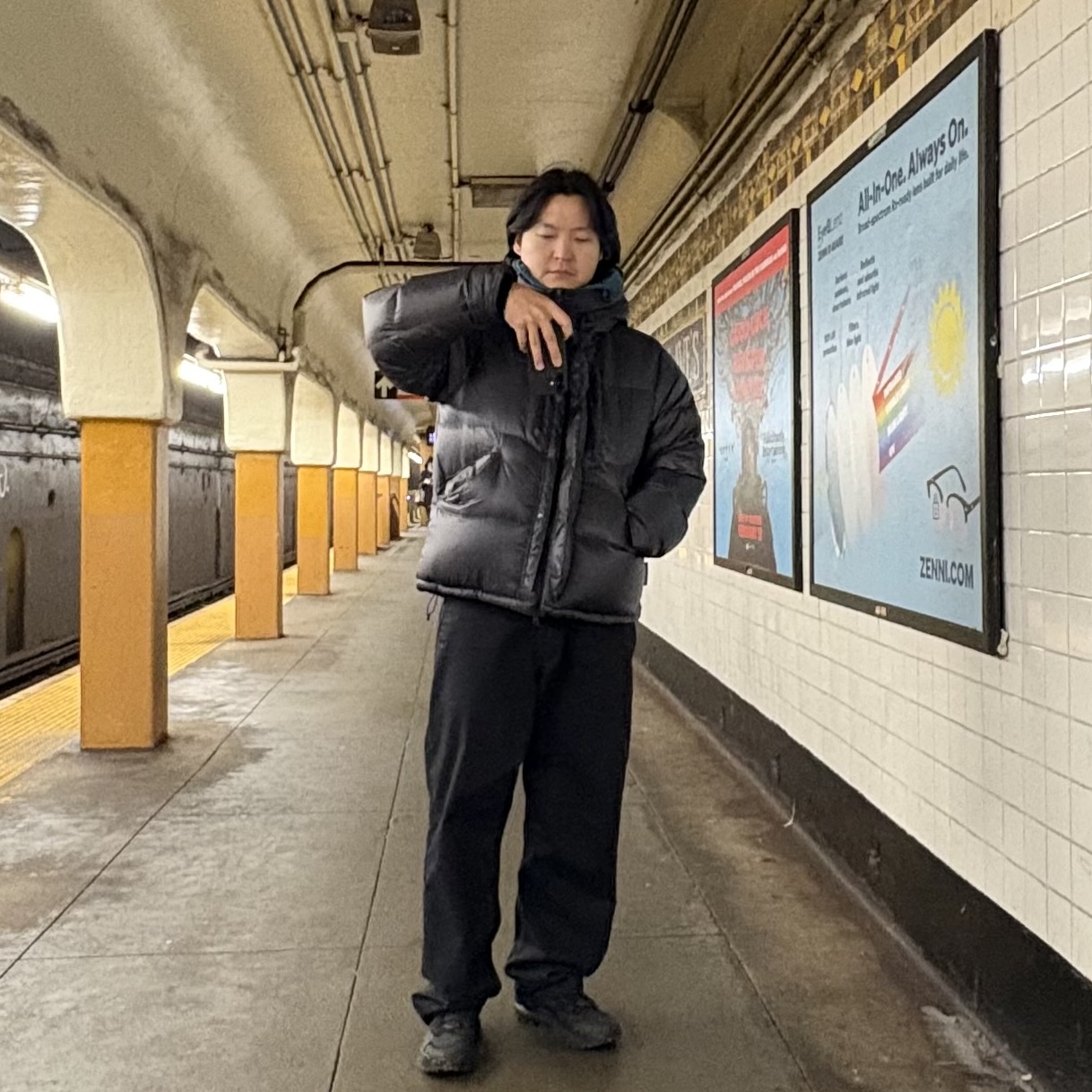 붙잡히지 않는 순간들 속에서, 우리는 더 오래 머문다