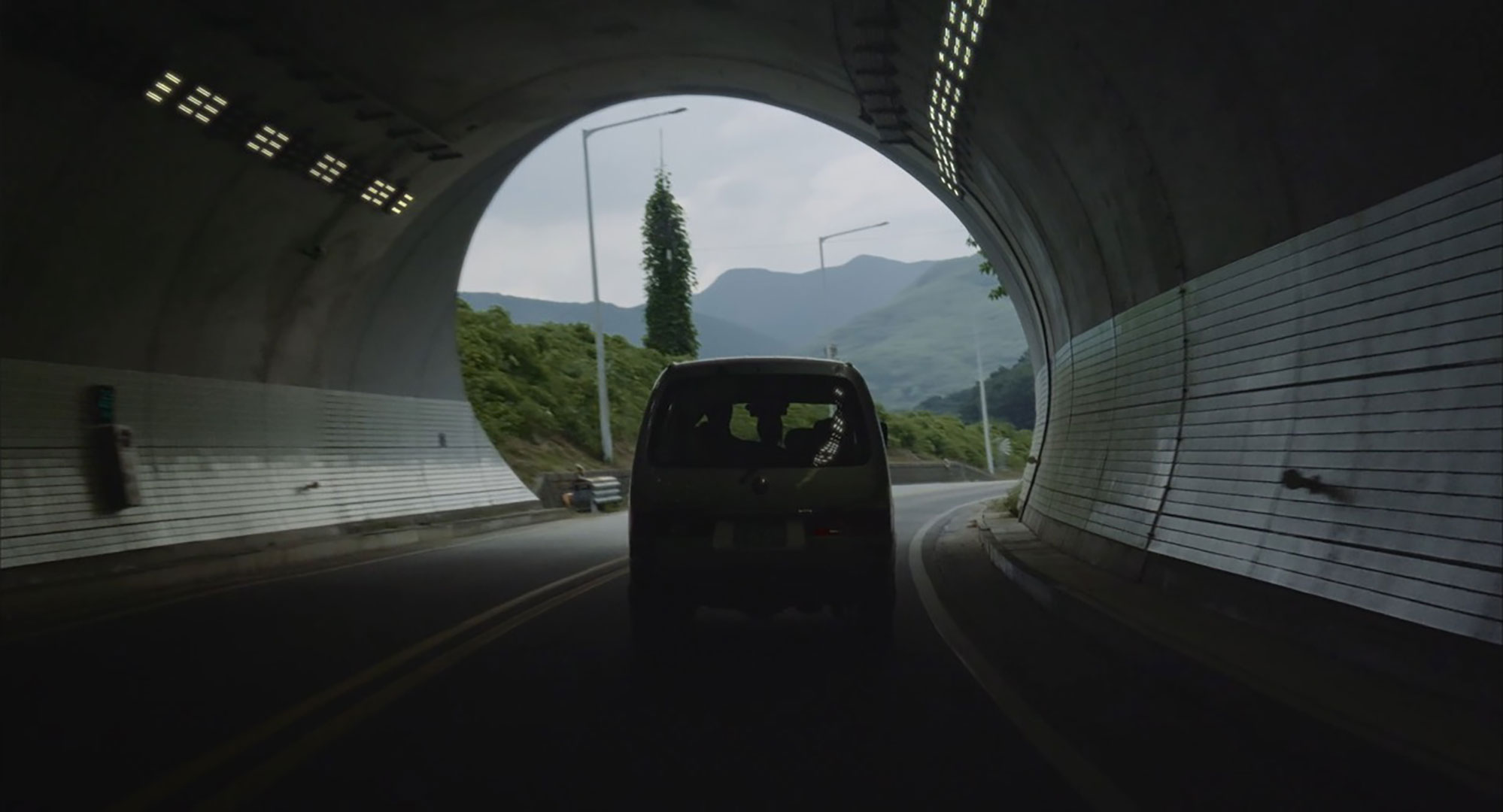 바람 부는 벌판에서도 외롭지 않은 우리는